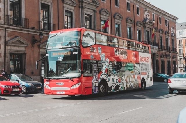 Autobús turístico de Madrid, un metodo de transporte perfecto para recorrer el centro de la ciudad