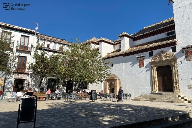 Perderse por el Barrio del Albaicín es una de las cosas que puedes hacer gratis en Granada