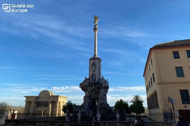 El Triunfo de San Rafael de la Puerta del Puente es uno de los lugares que debes visitar en Córdoba